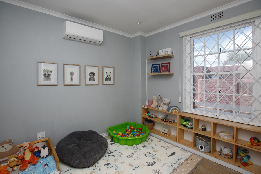 3 Bedroom Property for Sale in Harfield Village Western Cape